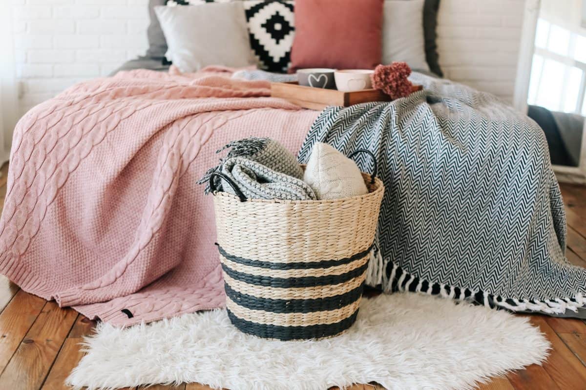 7 Types of Blankets for Your Comfort and Style